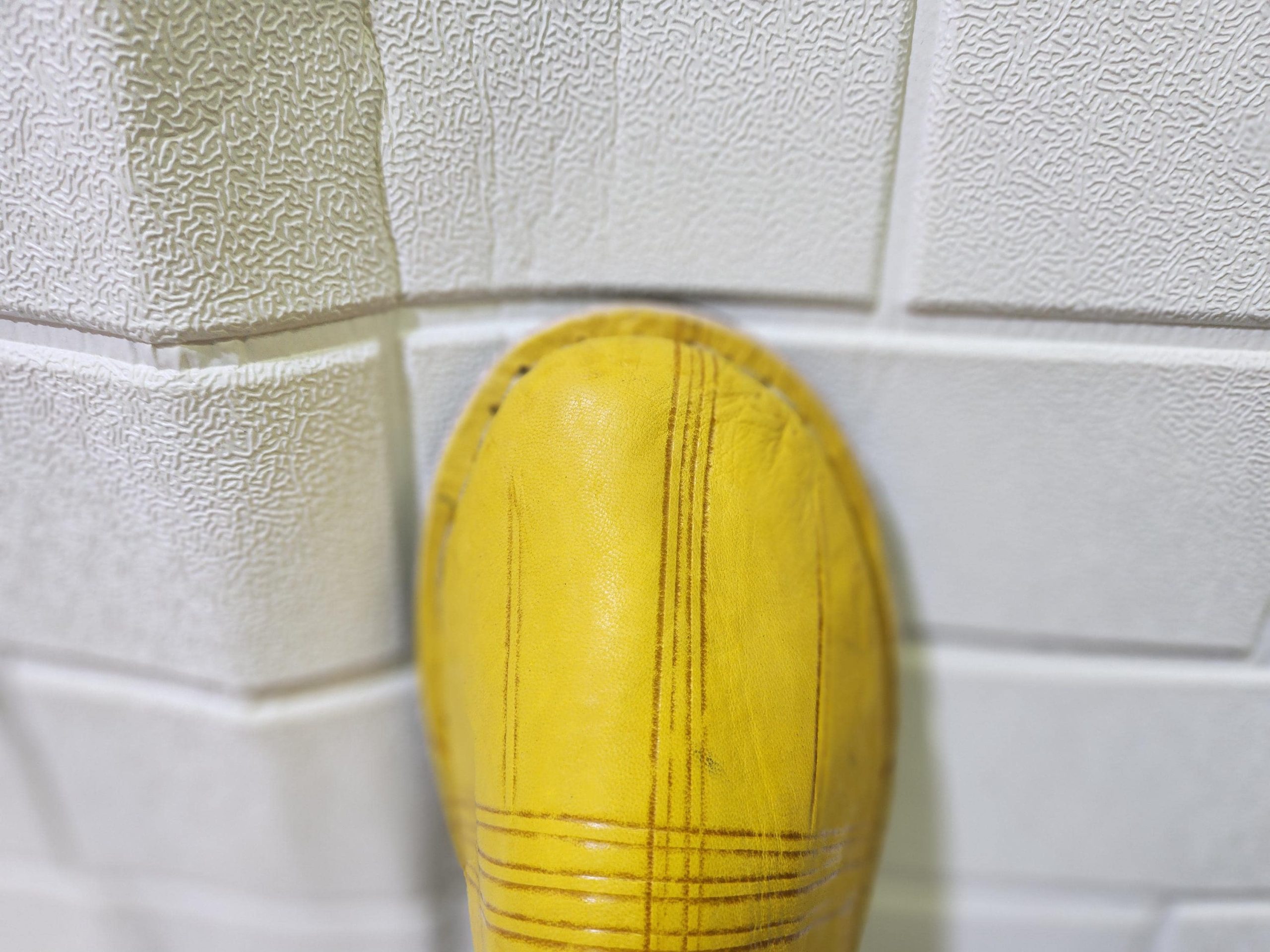 Handmade Moroccan Yellow Leather Babouche For Men – Traditional Slippers – Pointed-toe Leather Shoes – Classic Artisan Moroccan Footwear